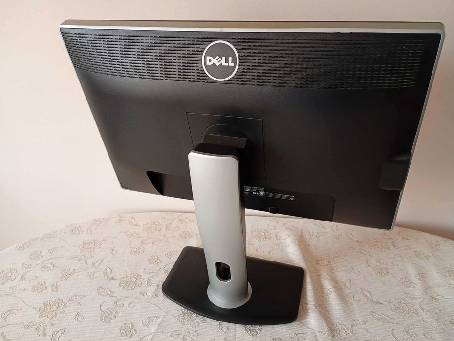 Монитор DELL U2412M 24 Инча