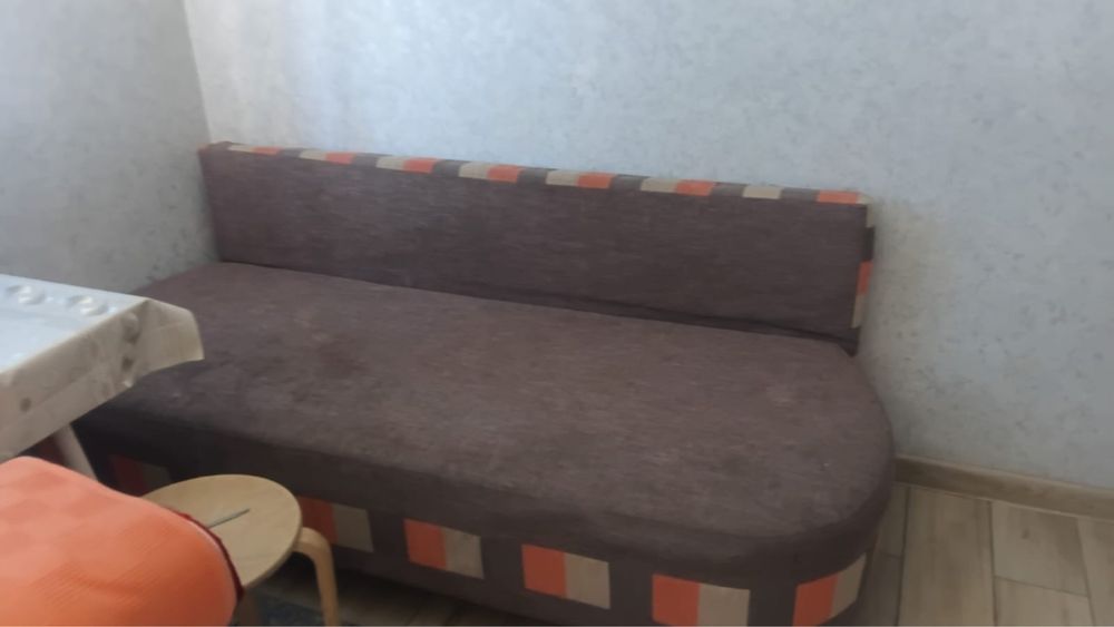 Диван б/у — 15 000 ₸
