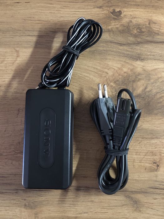 Y2k Видеокамера Sony CCD-TRV37e