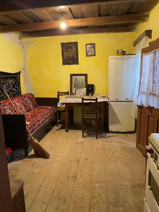 Vand Casa la tara cu CF, teren 2800 mp – Comuna Geaca, Sat Lacu