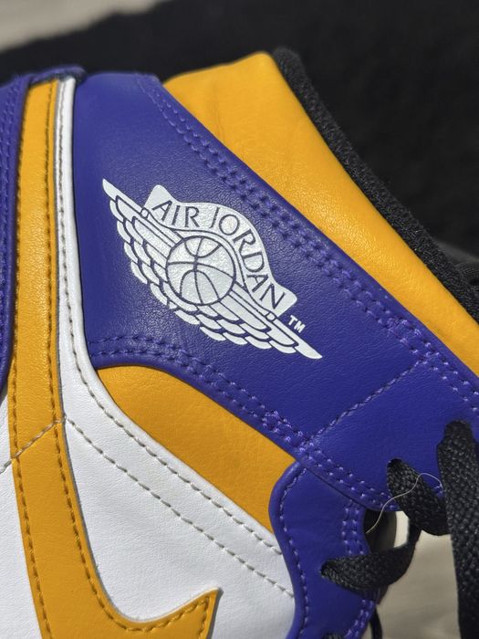 jordan 1 mid lakers