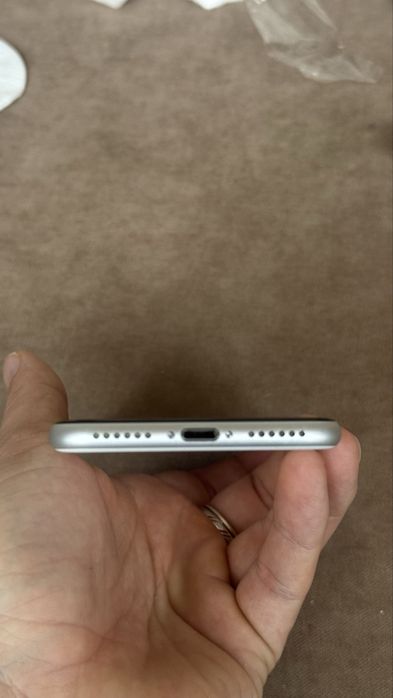 iPhone SE2020 в отличном состоянии 128Gb