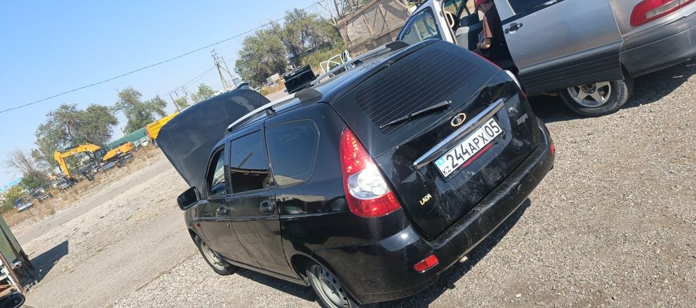 Продам машину Лада приора срочно