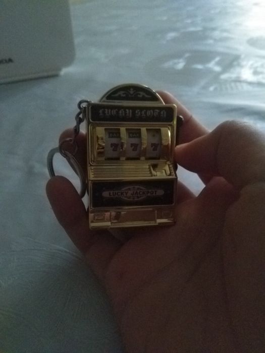 Брелок казино для ключей