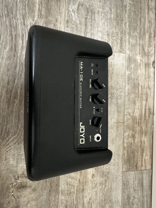 Продается гитара и комбоусилитель