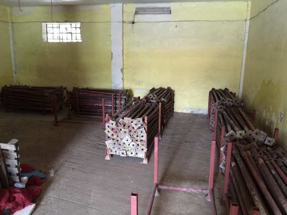 Popi metalici de inchiriat