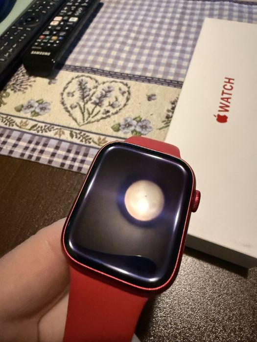 Продавам Apple watch s9 45mm product red