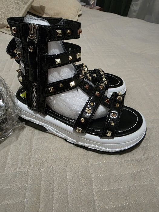 Вещи разные и обувь новая