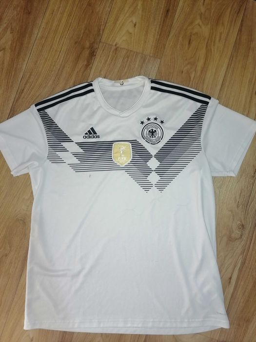 Футболни тениски