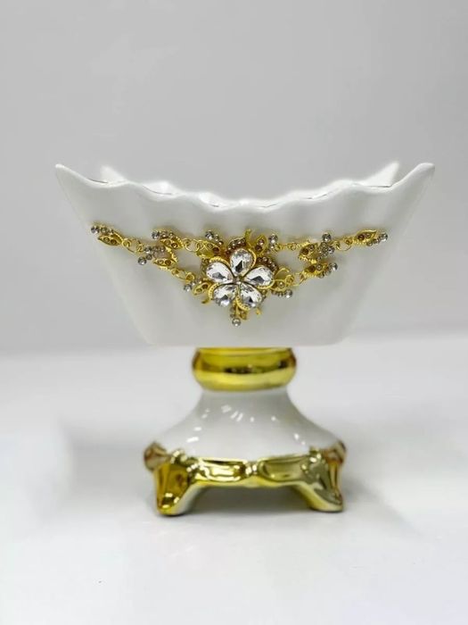 Конфетница со стразами