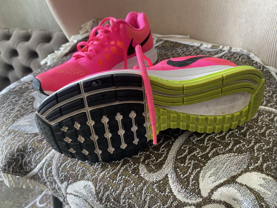 Кроссовки найк розовые