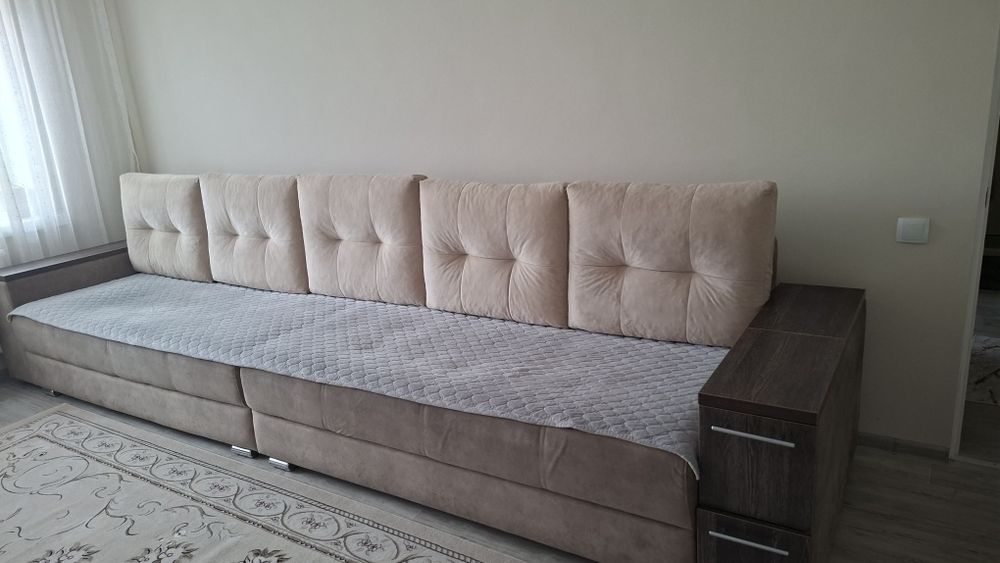 Продам диван, 4 метра 40 см.