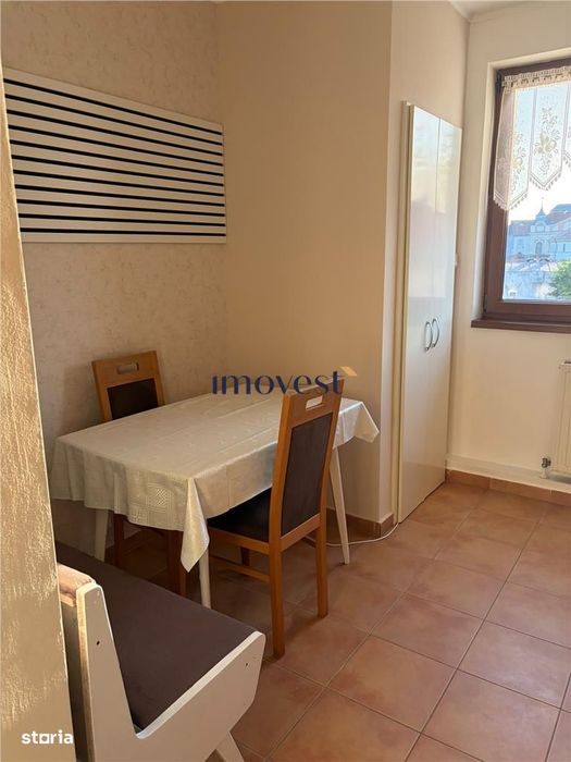 De inchiriat: Apartament cu 2 camere in zona Centrala