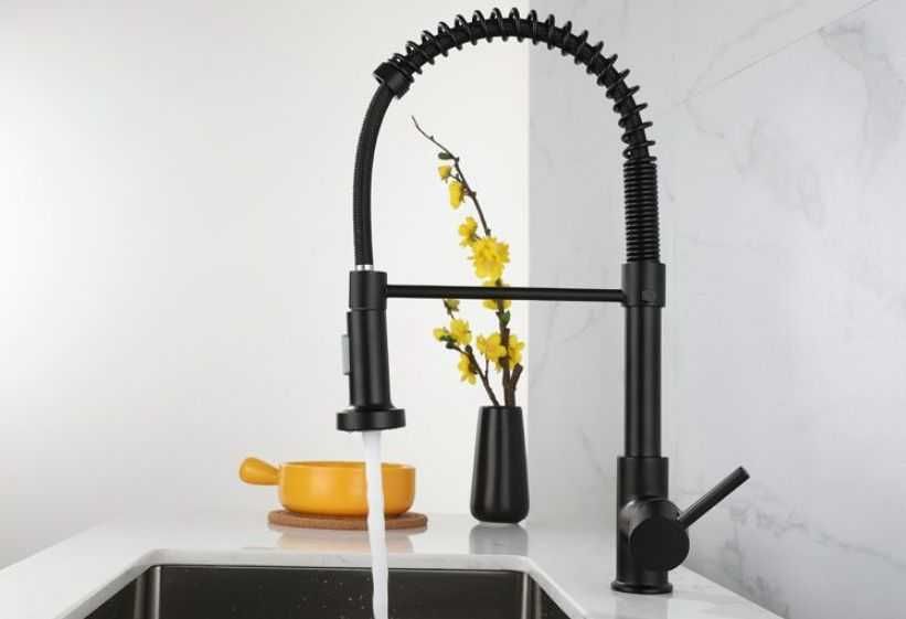 Черен кухненски смесител