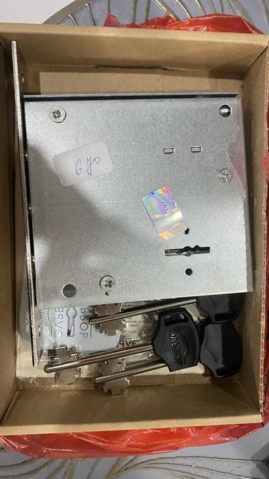 Продам новый врезной замок для двери