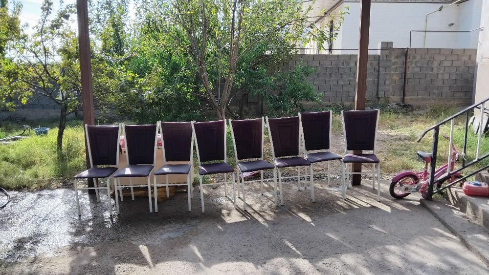 Продам стол 8штук все 10к