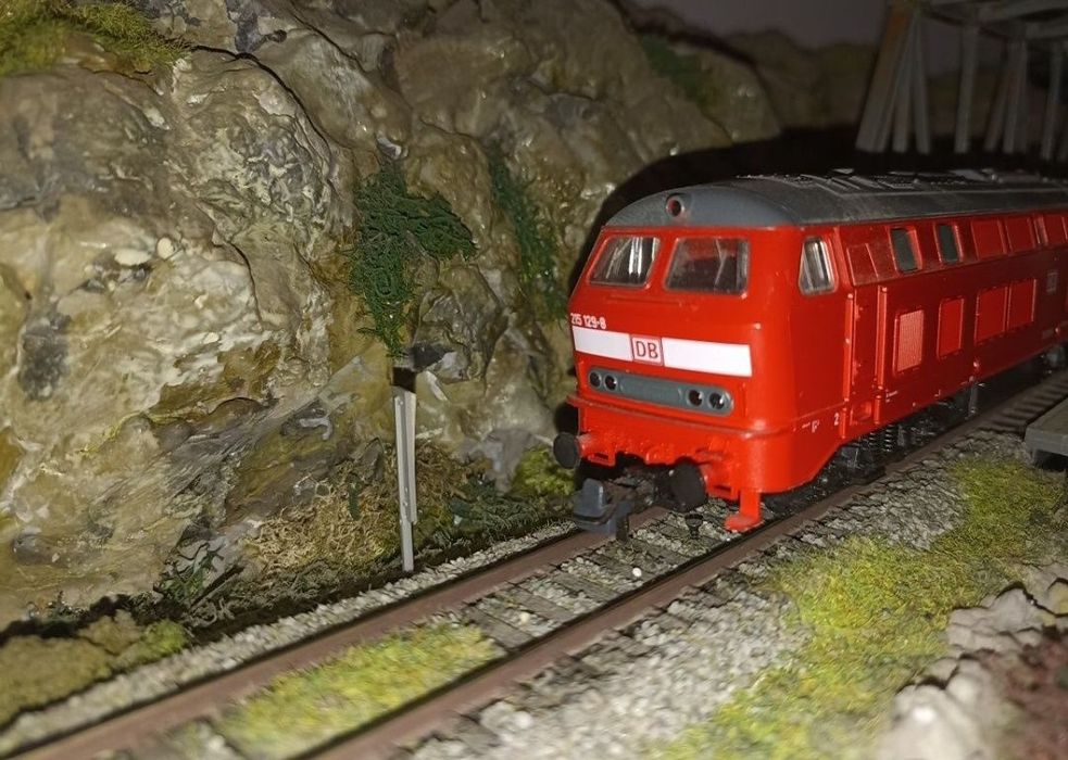 Locomotiva roco BR215