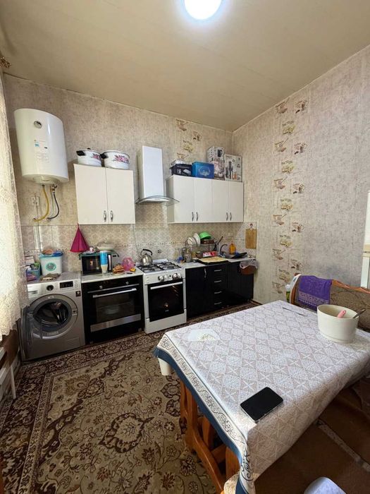 Уч кахрамон Шредр боги йонида 4,3 сотик 6 хона Ховли Срочно сотилади