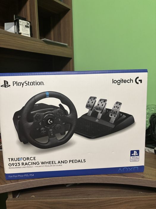 Продавам волан Logitech G923