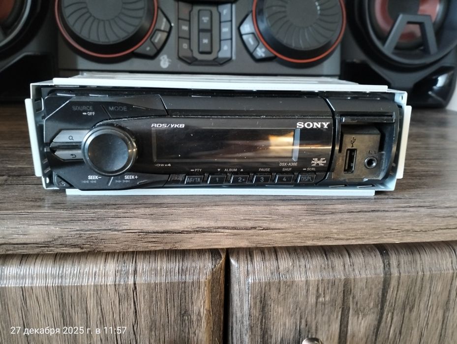 Продам магнитолу Сони оригинал