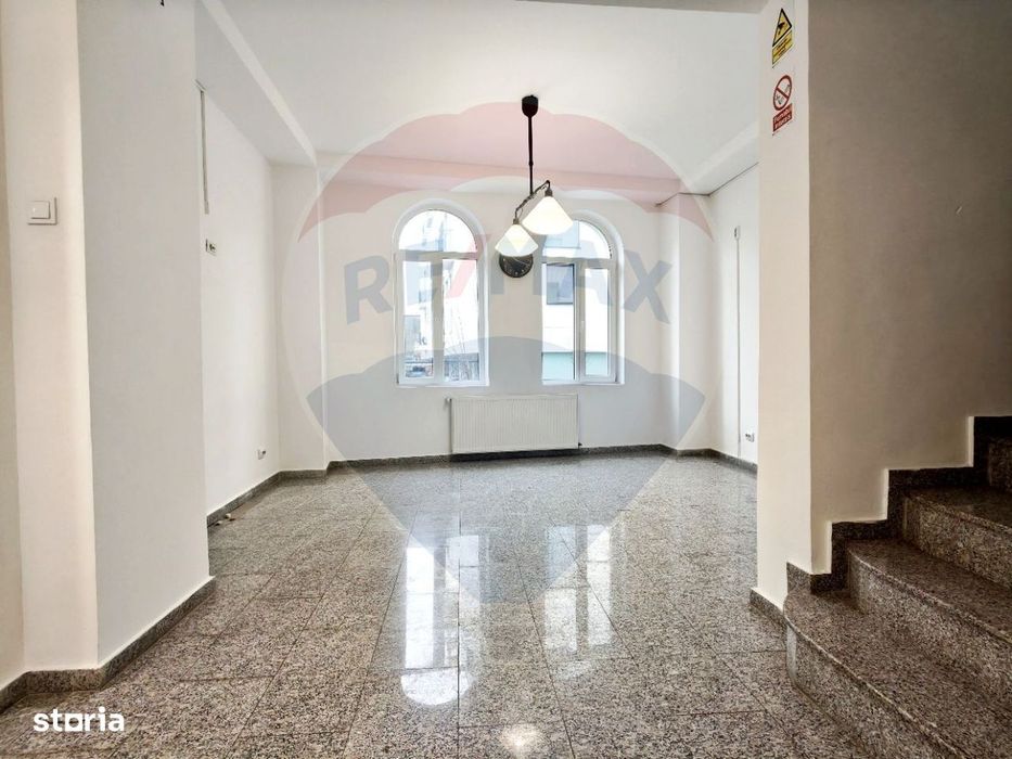Casă / Vilă cu 6 camere de închiriat în zona Dacia