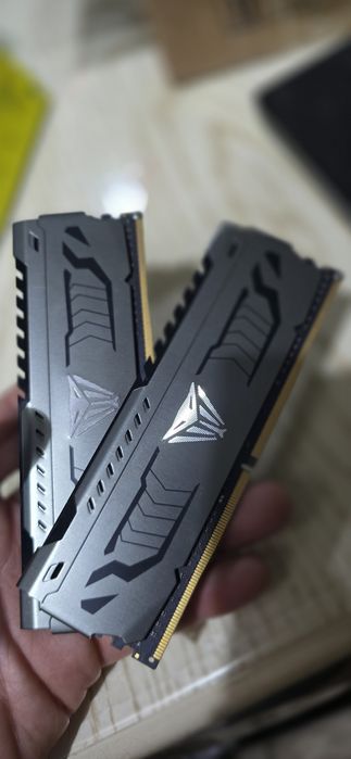 Озу Ddr4  разная , разных объёмов и бренда , разных частот.