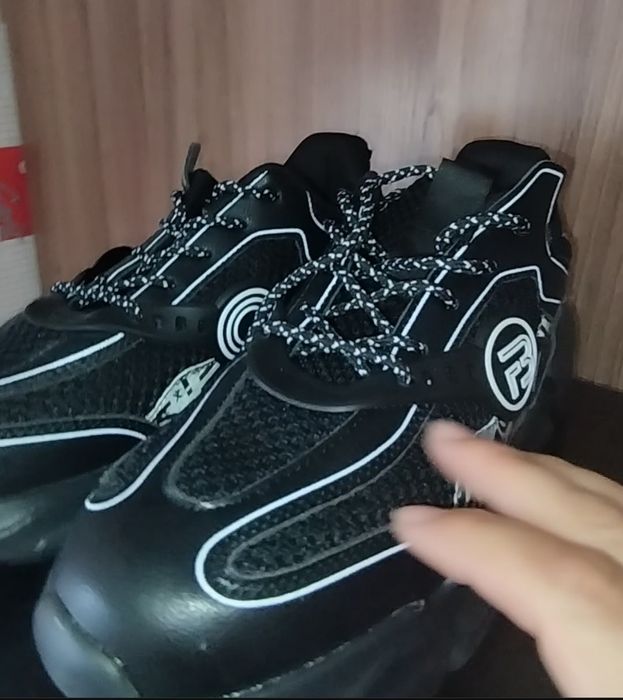 Кроссовки черные унисекс