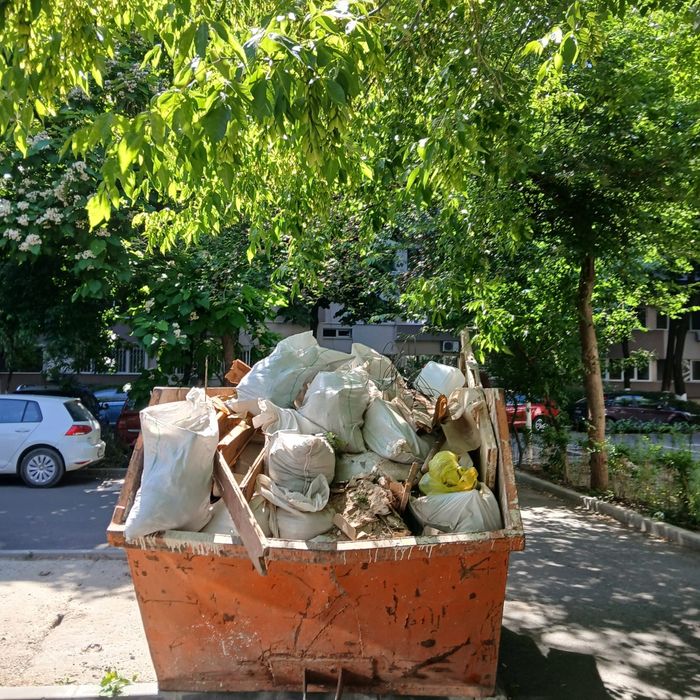 Debarasat resturi după renovare