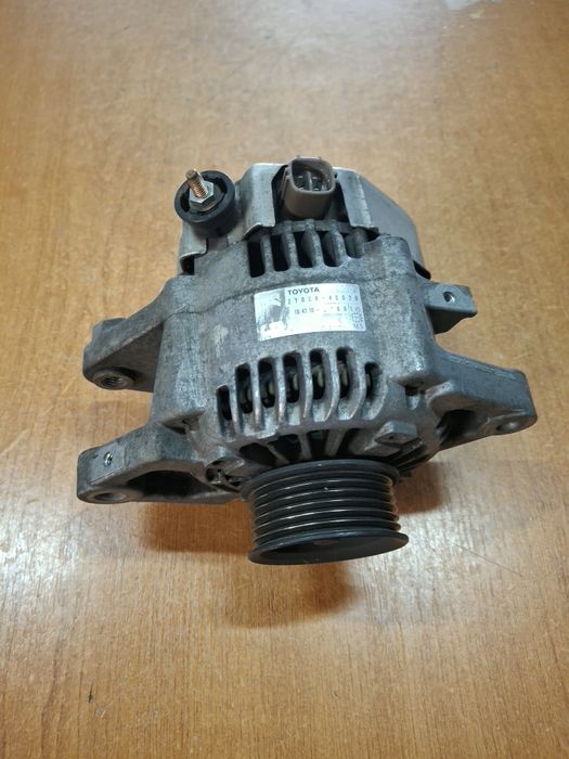 Alternator Toyota Yaris 1.0 VVT-i (04-13)