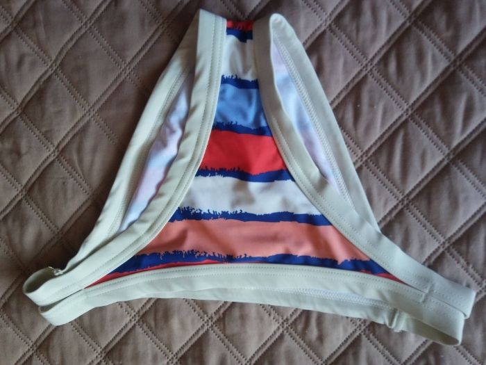 Бански в две части