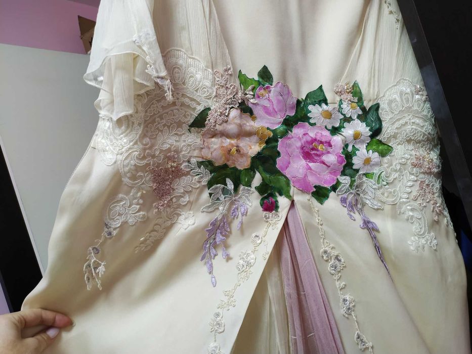 Vând rochie de mireasă, model unicat, pictată manual
