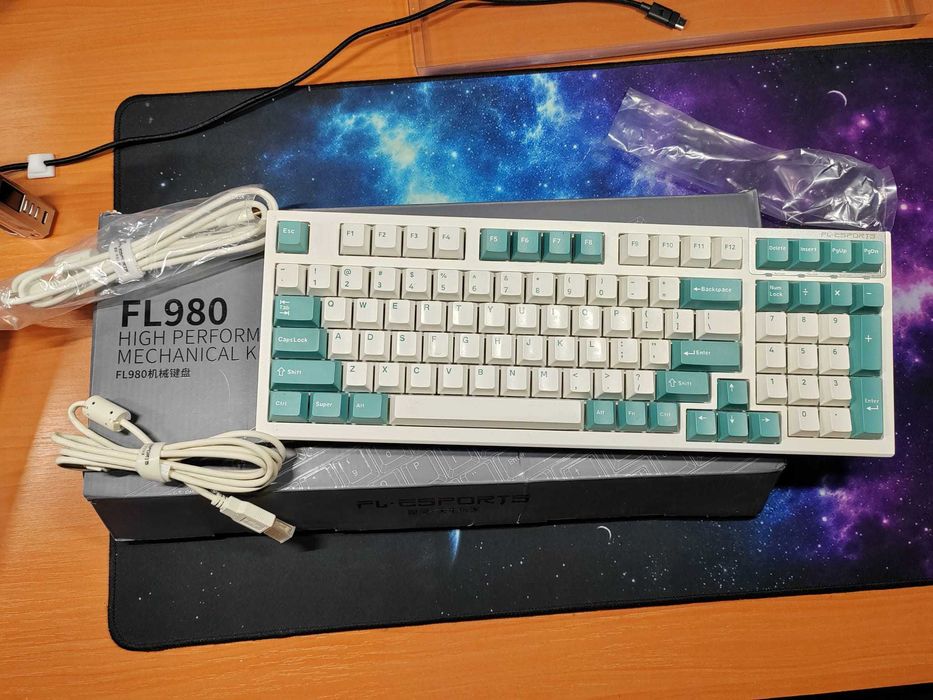 Vand tastaturi Roccat, Anne, FL-Esports