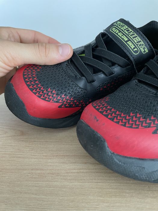 Adidasi Skechers 7-8 ani