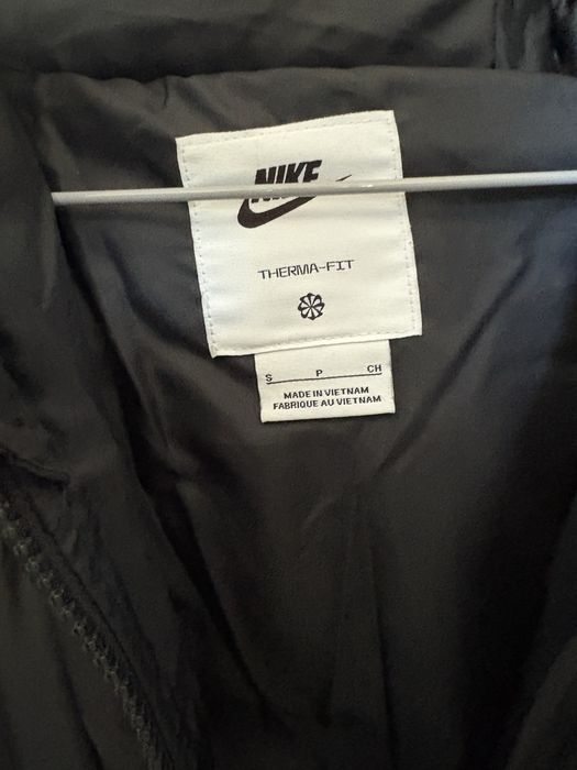 Дълго черно яке Nike Ново