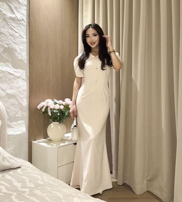 Продам платье, надето 1 раз на 2–3 часа. Состояние идеальное.