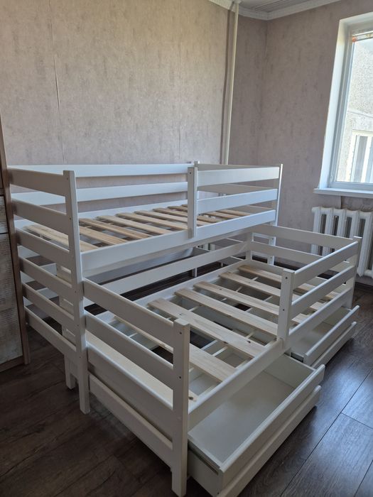 Двухъярусная кровать
