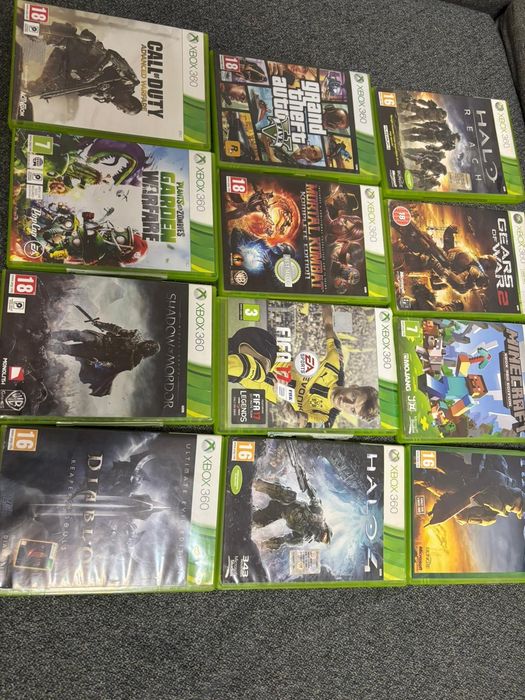Vând Xbox 360 12 jocuri