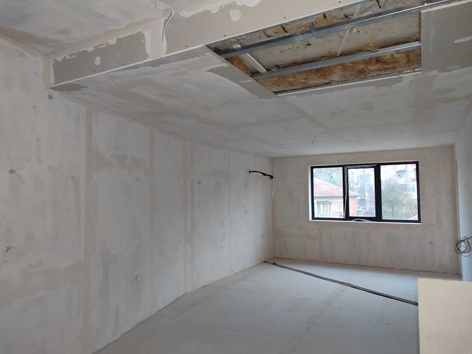 Продава се Тристаен апартамент в Добрич, Център - 110 кв.м за 1000 €/кв.м - Снимка #3