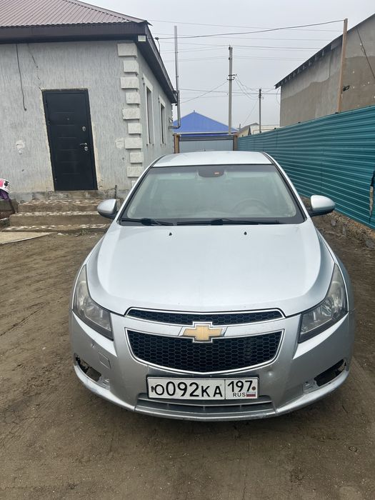 Шевроле круз 2010 год
