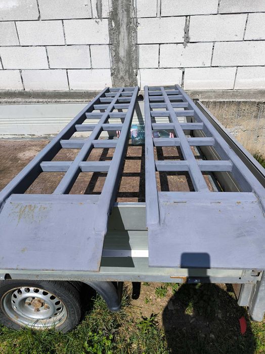 Vând rampi/cale  Greutate 5 tone sau schimb cu,cale de aluminiu 2 tone Pret 2500 Tel 0745177086