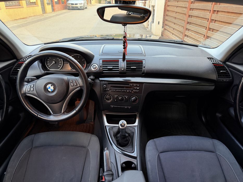 BMW 1 Series 2011 — imagine 5