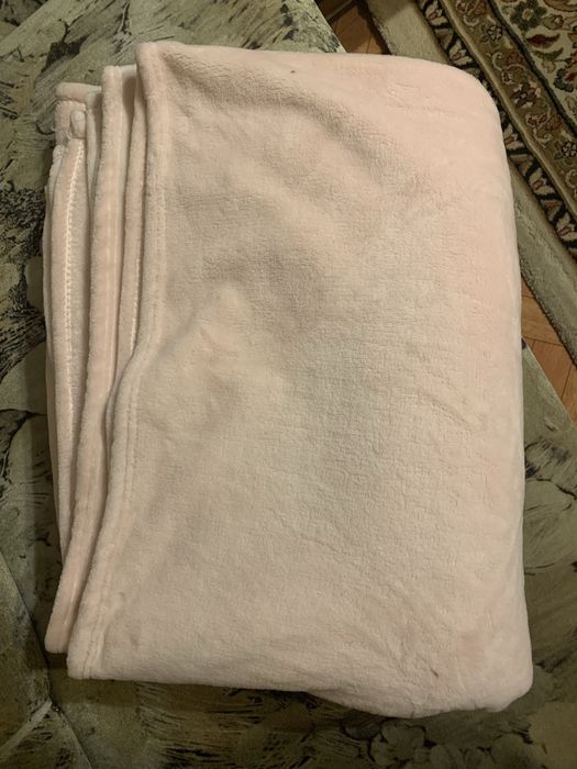 Плед двухцветный.