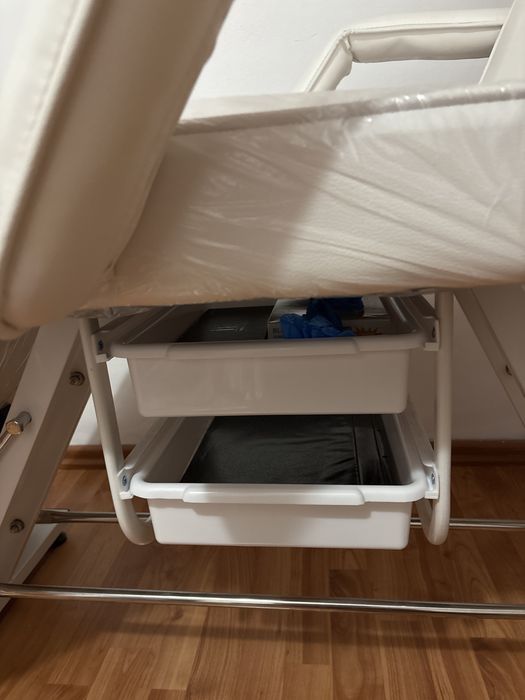 pat/fotoliu reglabil 2 in 1 pentru cosmetica , masaj si lampa led