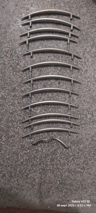 Дръжки за мебели