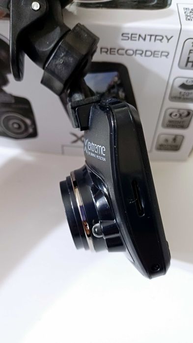 Видeорегистратор за кола Extreme Full HD,2.4 LCD екран, Slim, микрофон
