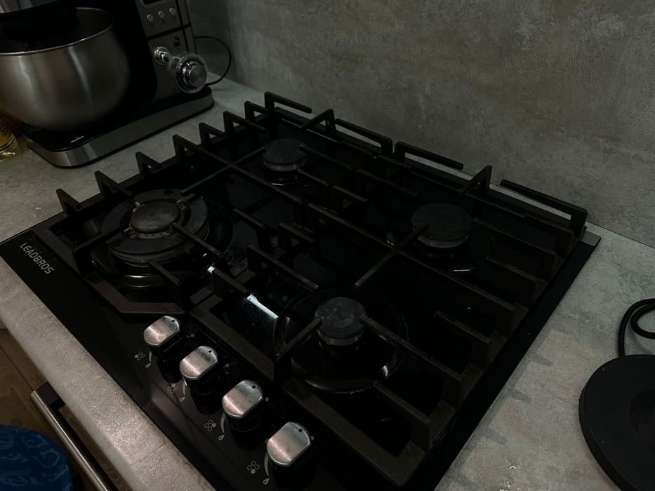 Продам газовую плиту