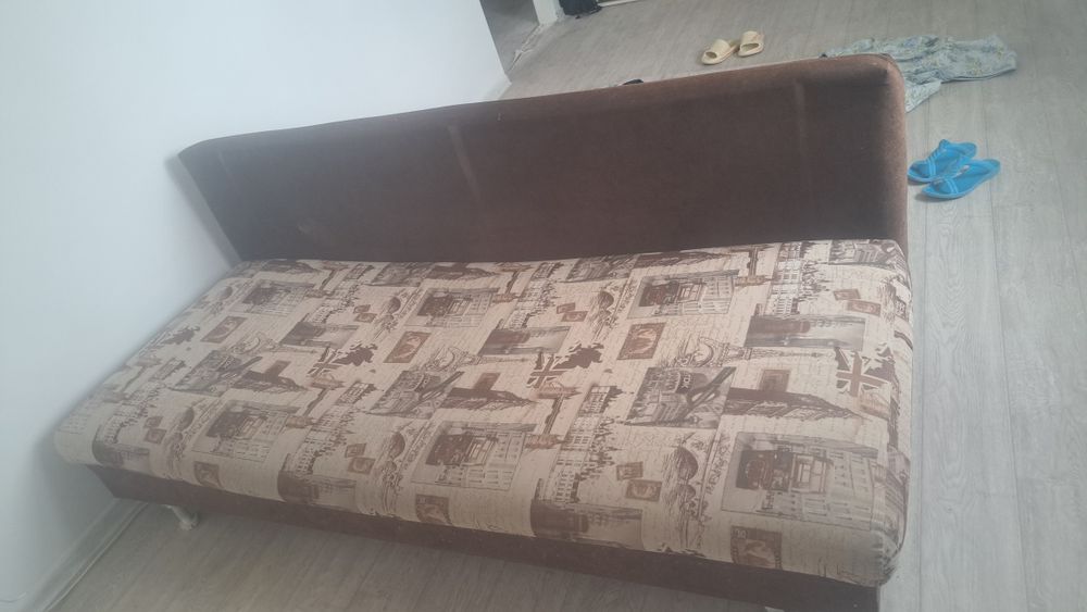 Срочно продам диван