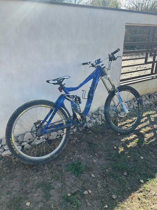 Vand bicicleta  Giant full suspension