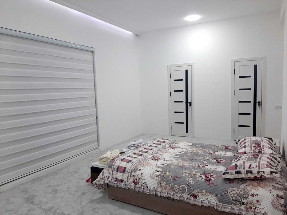 Продаётся частный 3х-уровненный дом вдоль речки