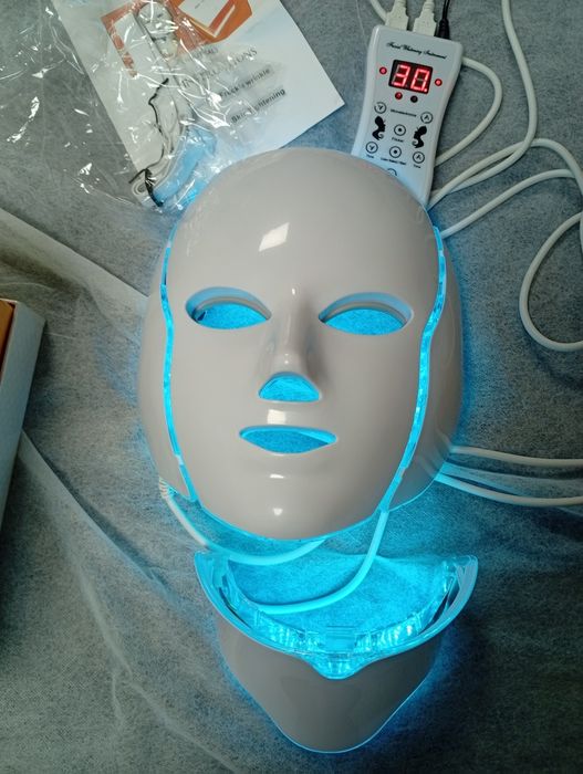 LED маска за лице и шия фотон терапия